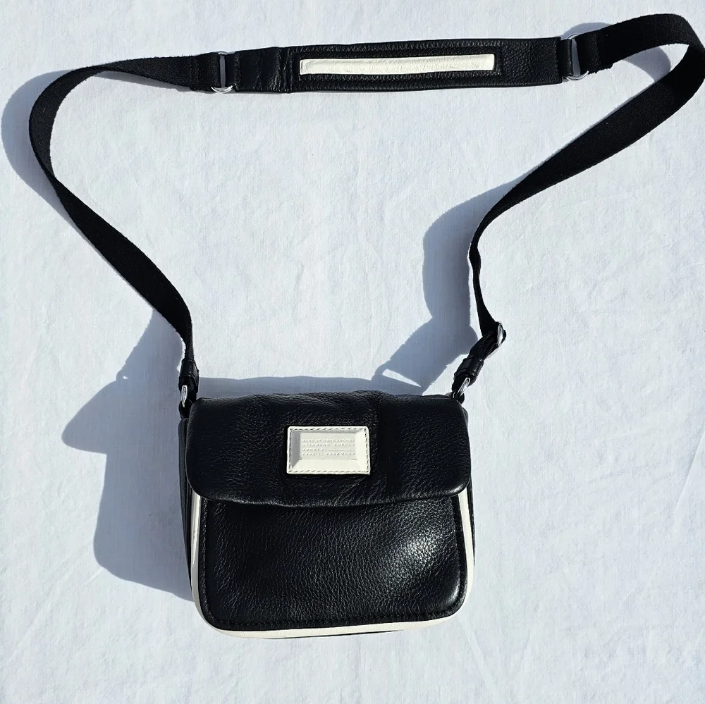 MARC BY MARC JACOBS Black Leather Crossbody Bag